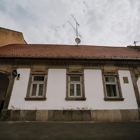 Plitzner Belvarosi Apartmanhaz Eger Zewnętrze zdjęcie