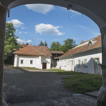 Plitzner Belvarosi Apartmanhaz Eger Zewnętrze zdjęcie