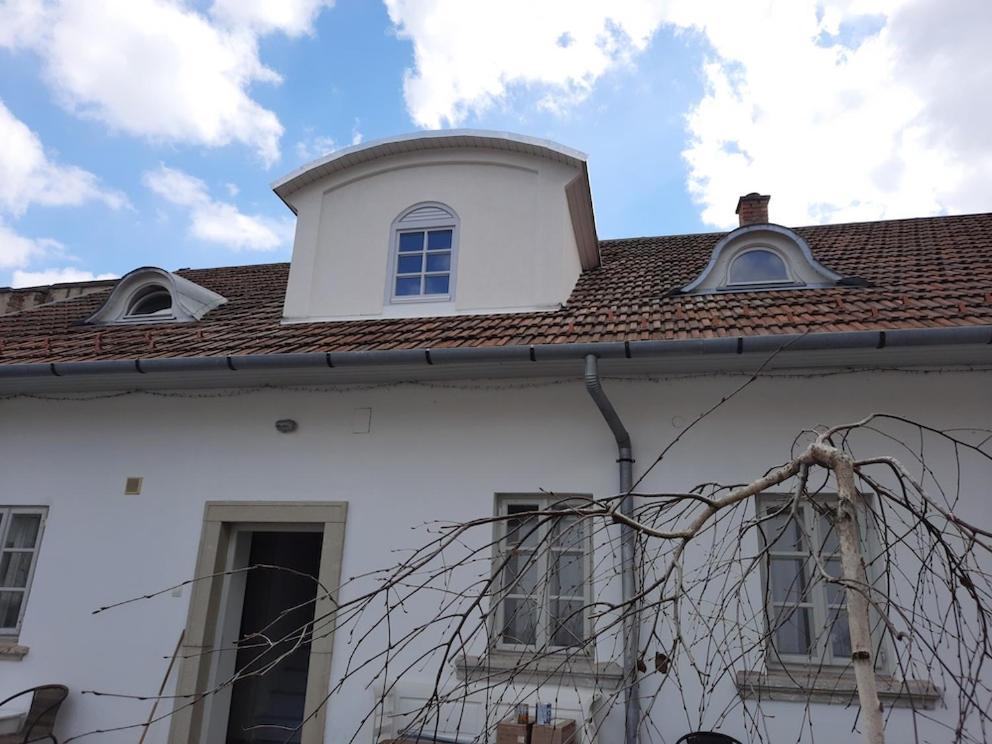 Plitzner Belvarosi Apartmanhaz Eger Zewnętrze zdjęcie