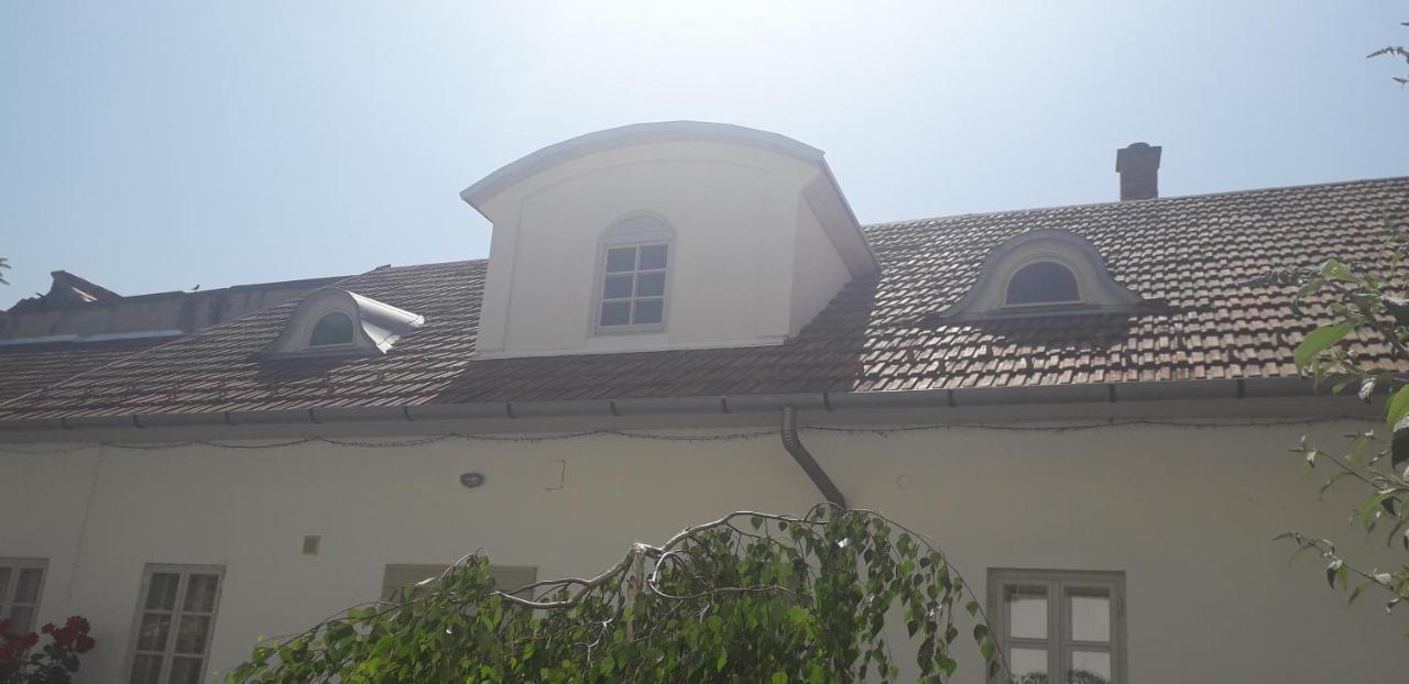 Plitzner Belvarosi Apartmanhaz Eger Zewnętrze zdjęcie