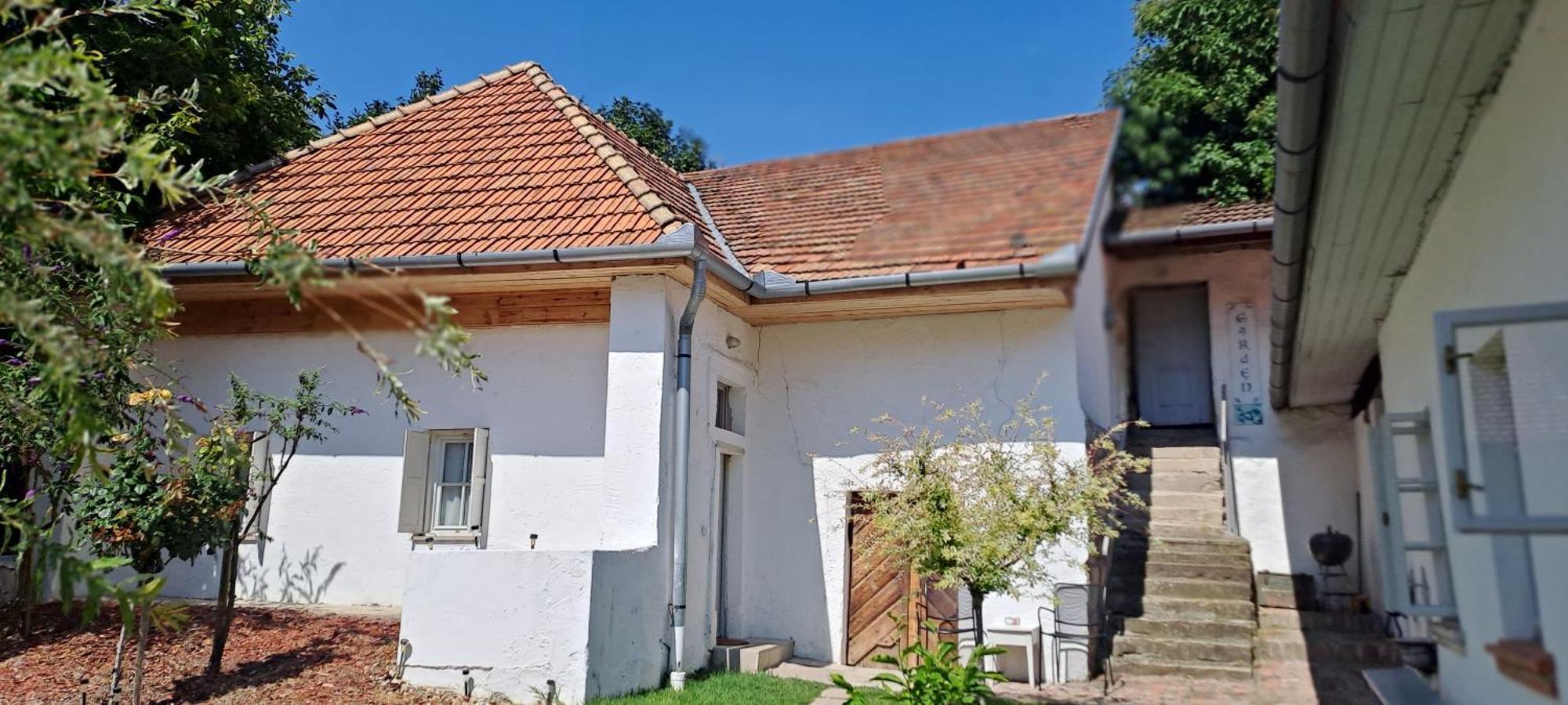 Plitzner Belvarosi Apartmanhaz Eger Zewnętrze zdjęcie
