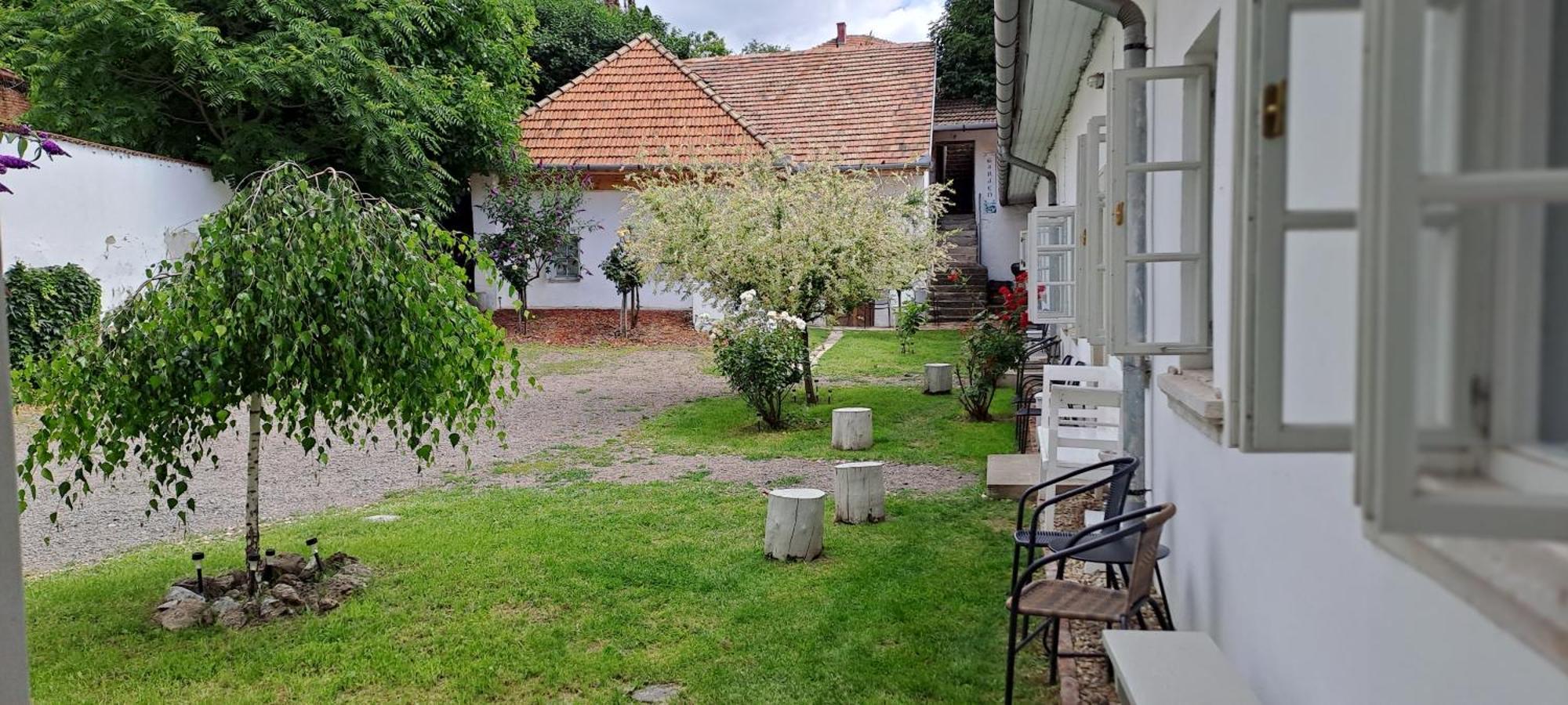 Plitzner Belvarosi Apartmanhaz Eger Zewnętrze zdjęcie