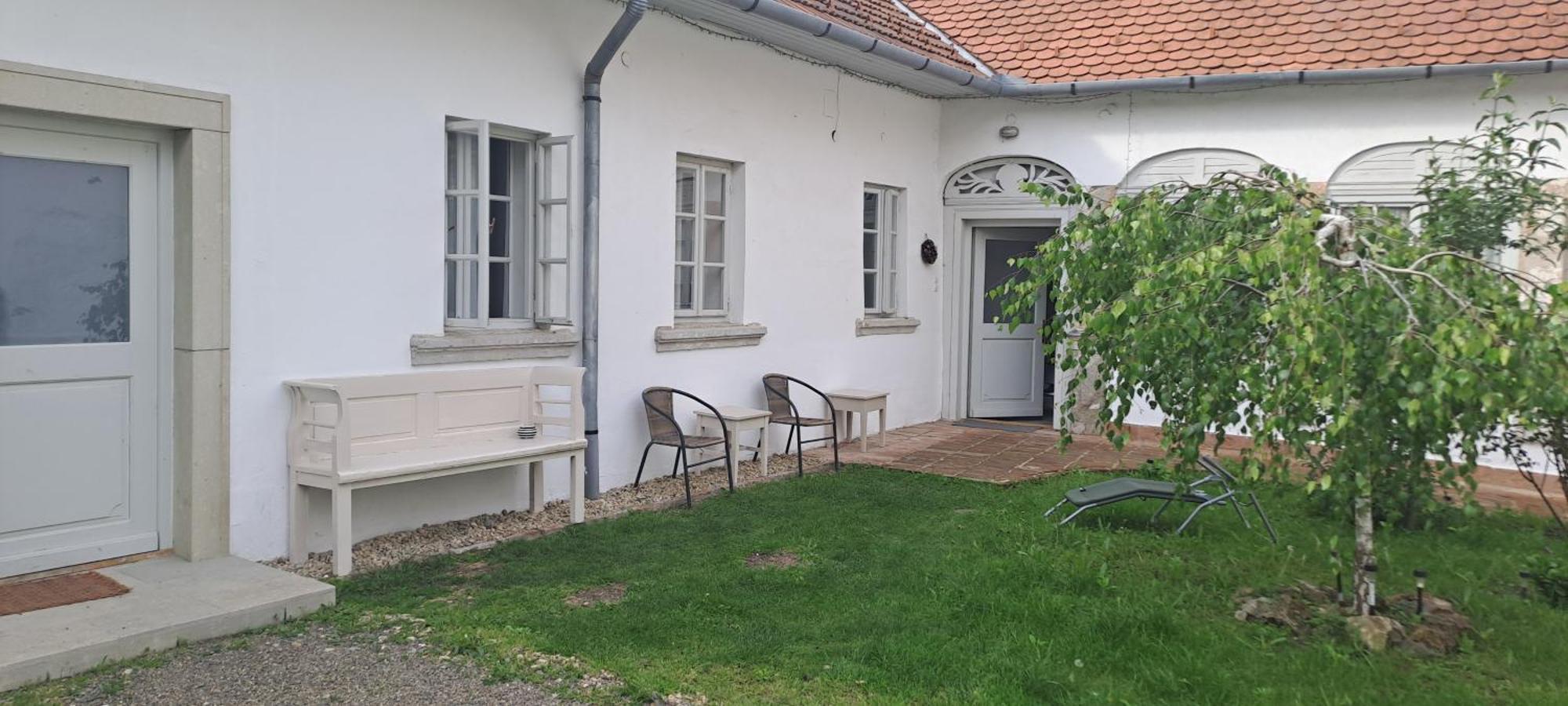 Plitzner Belvarosi Apartmanhaz Eger Zewnętrze zdjęcie