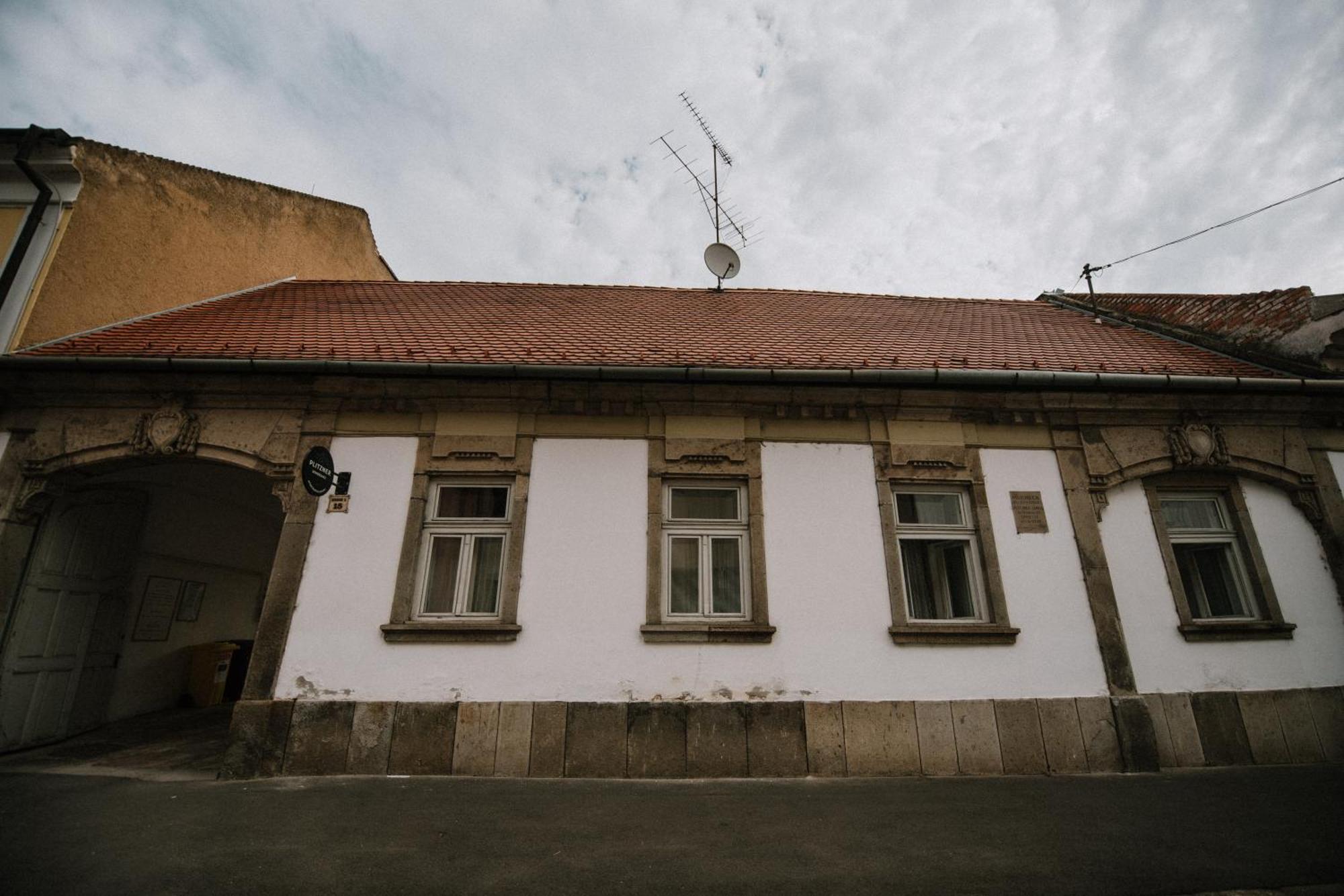 Plitzner Belvarosi Apartmanhaz Eger Zewnętrze zdjęcie
