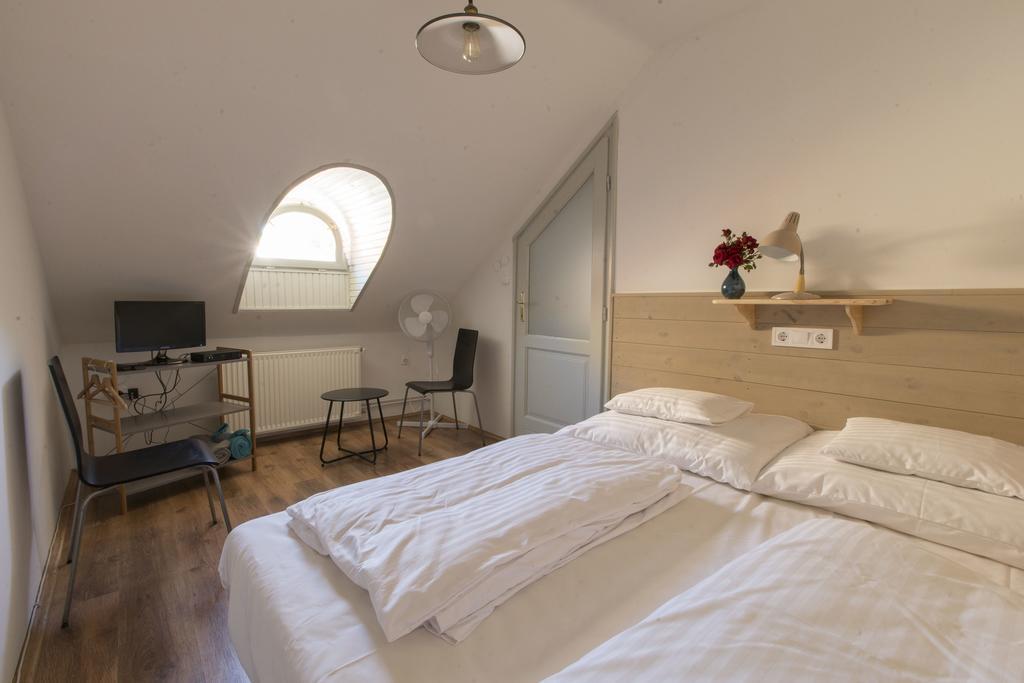 Plitzner Belvarosi Apartmanhaz Eger Zewnętrze zdjęcie